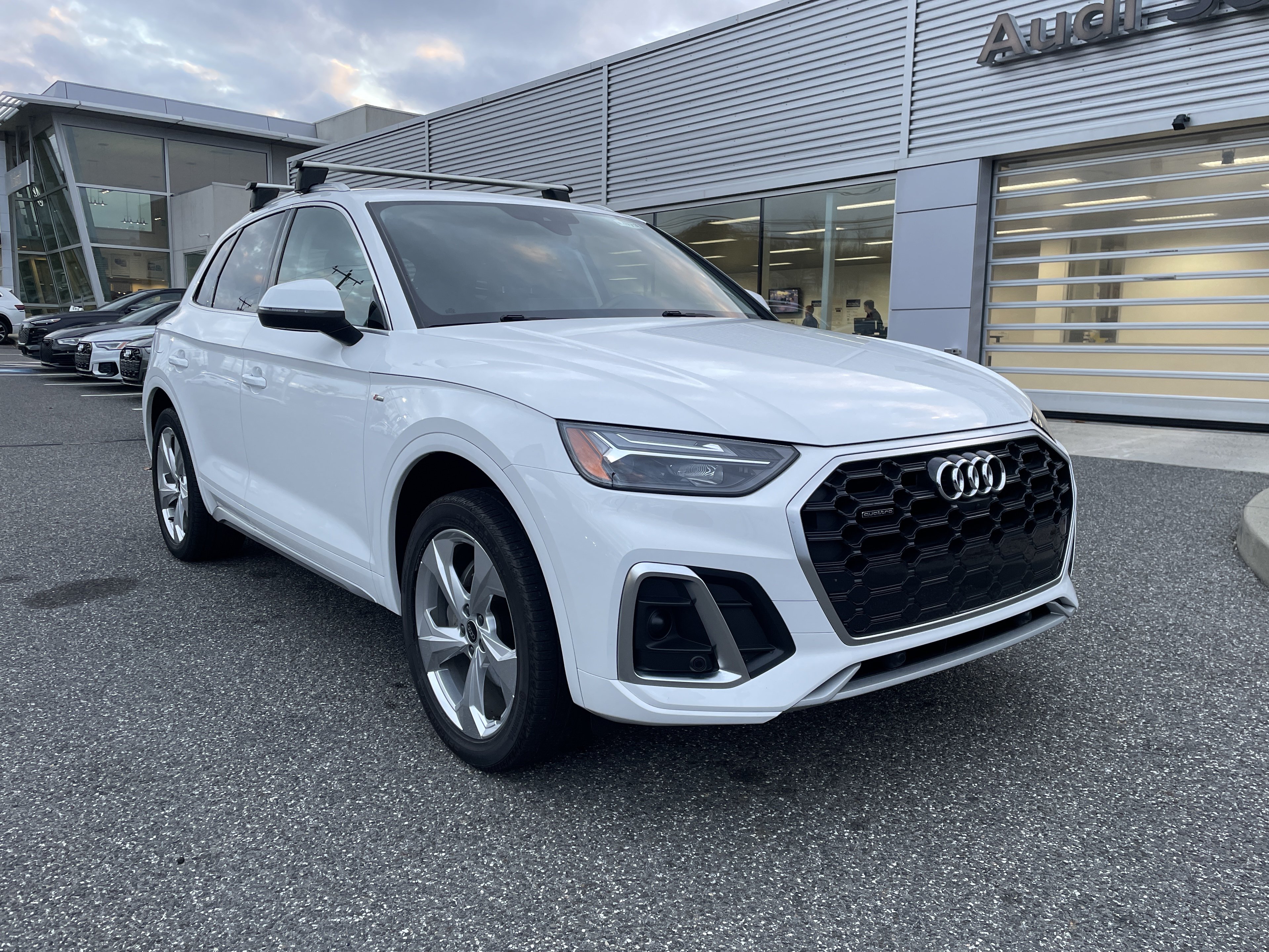 Certified 2022 Audi Q5 2.0T Premium Plus w/ Premium Plus Package AWD/4WD image 1