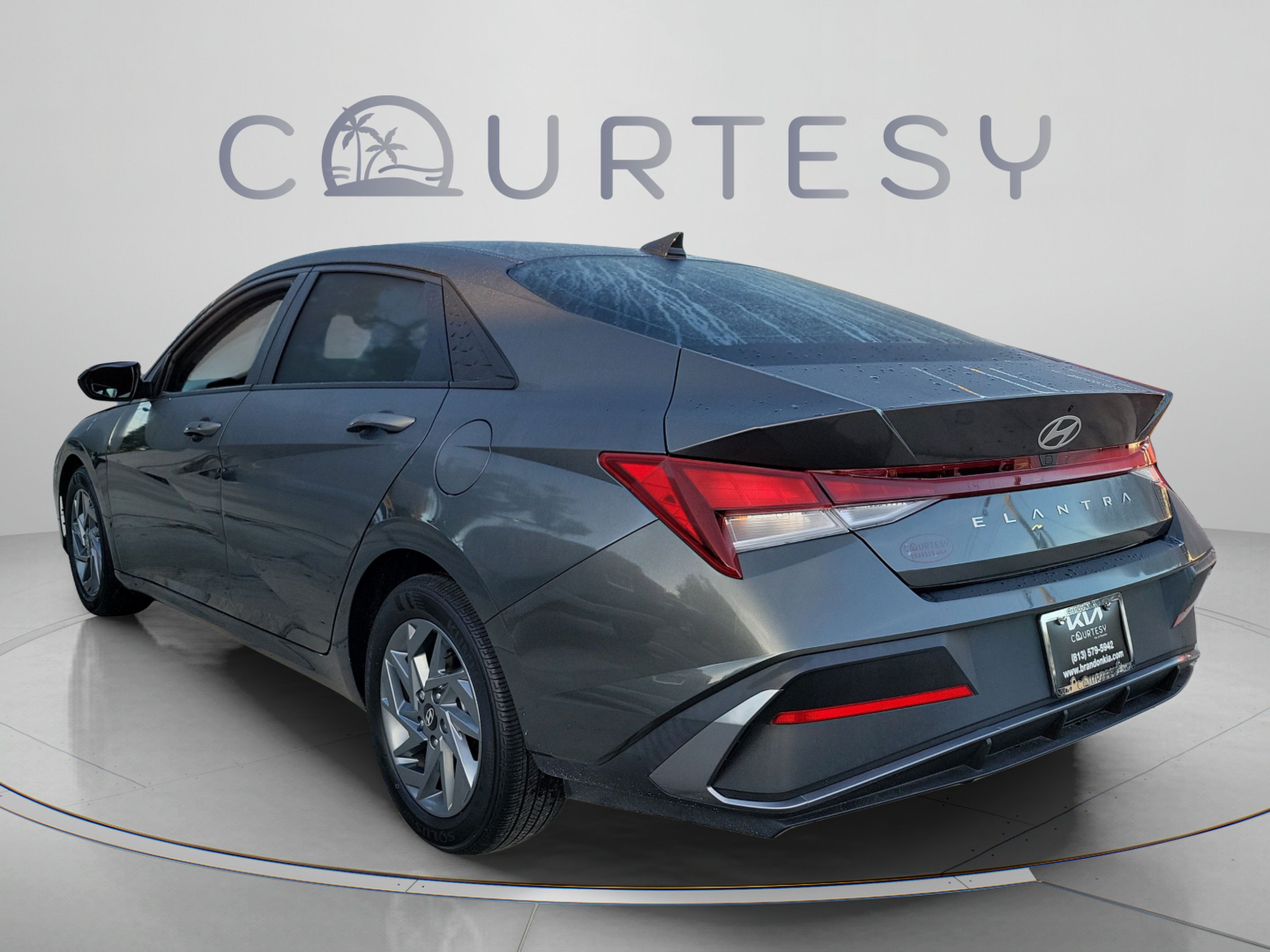 Used 2024 Hyundai Elantra SEL FWD image 2