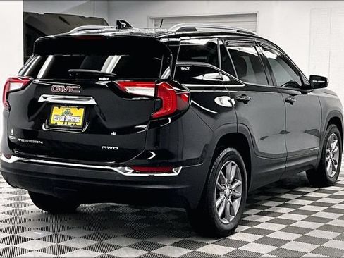 Used 2024 GMC Terrain SLT AWD/4WD image 13