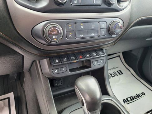 Used 2022 GMC Canyon AT4 w/ Driver Alert Package AWD/4WD image 15