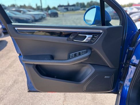 Used 2017 Porsche Macan image 19