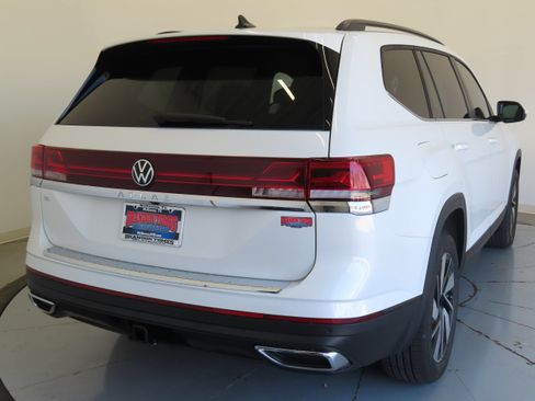 New 2026 Volkswagen Atlas SE FWD image 3