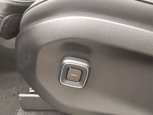 New 2025 Volvo EX90 Plus image 15