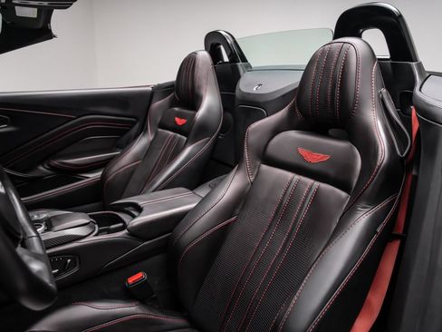 Used 2023 Aston Martin V8 Vantage Roadster RWD image 23
