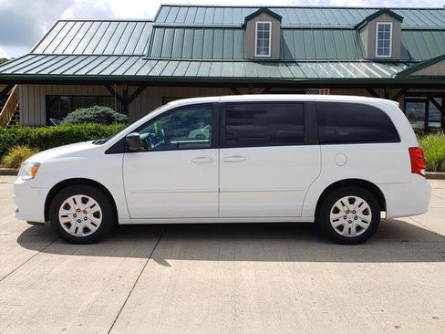 Used 2015 Dodge Grand Caravan SE w/ Quick Order Package 29E SE image 2