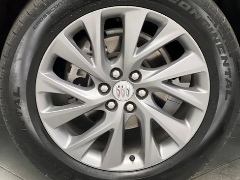 Used 2025 Buick Enclave Preferred AWD/4WD image 79