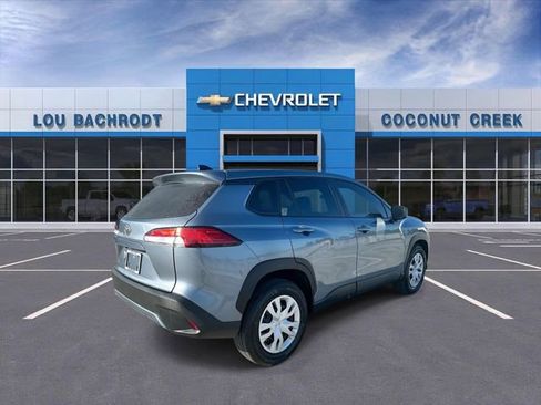 Used 2024 Toyota Corolla Cross L image 8