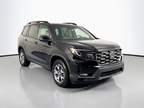 Certified 2023 Honda Passport TrailSport image 3