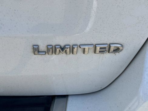 Used 2015 Jeep Grand Cherokee Limited AWD/4WD image 4