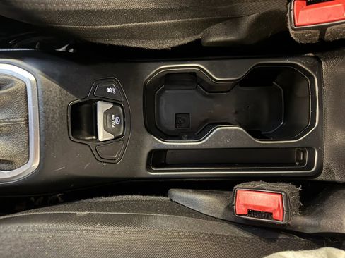 Used 2018 Jeep Renegade Altitude AWD/4WD image 18