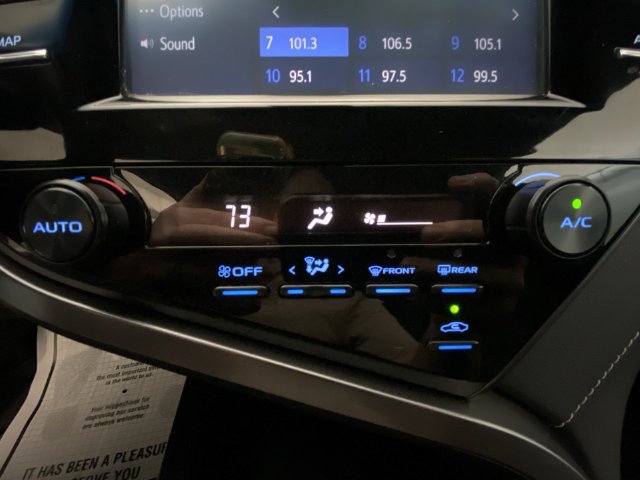 Used 2019 Toyota Camry SE FWD image 19