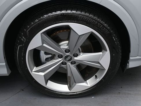 Used 2025 Audi Q4 e-tron Premium Plus w/ Premium Plus AWD/4WD image 32