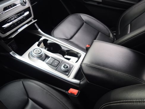 Used 2023 Ford Explorer XLT w/ Equipment Group 202A image 13