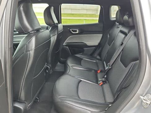 Used 2024 Jeep Compass Latitude AWD/4WD image 16