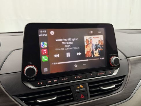 Used 2025 Nissan Altima 2.5 SV image 16