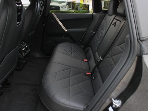 Used 2024 BMW iX xDrive50 w/ Premium Package AWD/4WD image 17