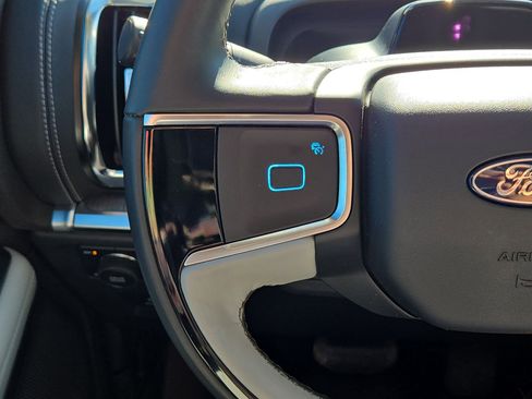 Used 2025 Ford Expedition Platinum w/ Platinum Ultimate Package image 21