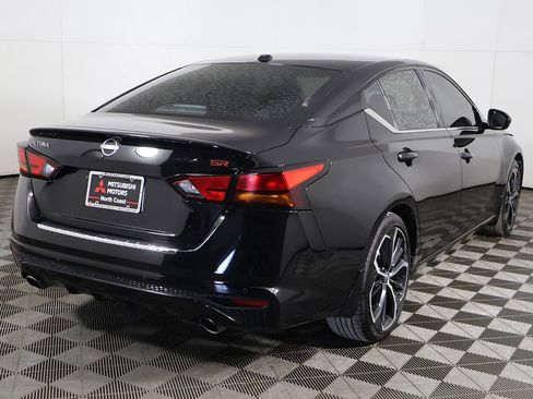 Used 2023 Nissan Altima 2.5 SR FWD image 6