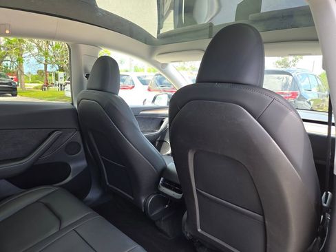 Used 2024 Tesla Model Y 2WD image 13