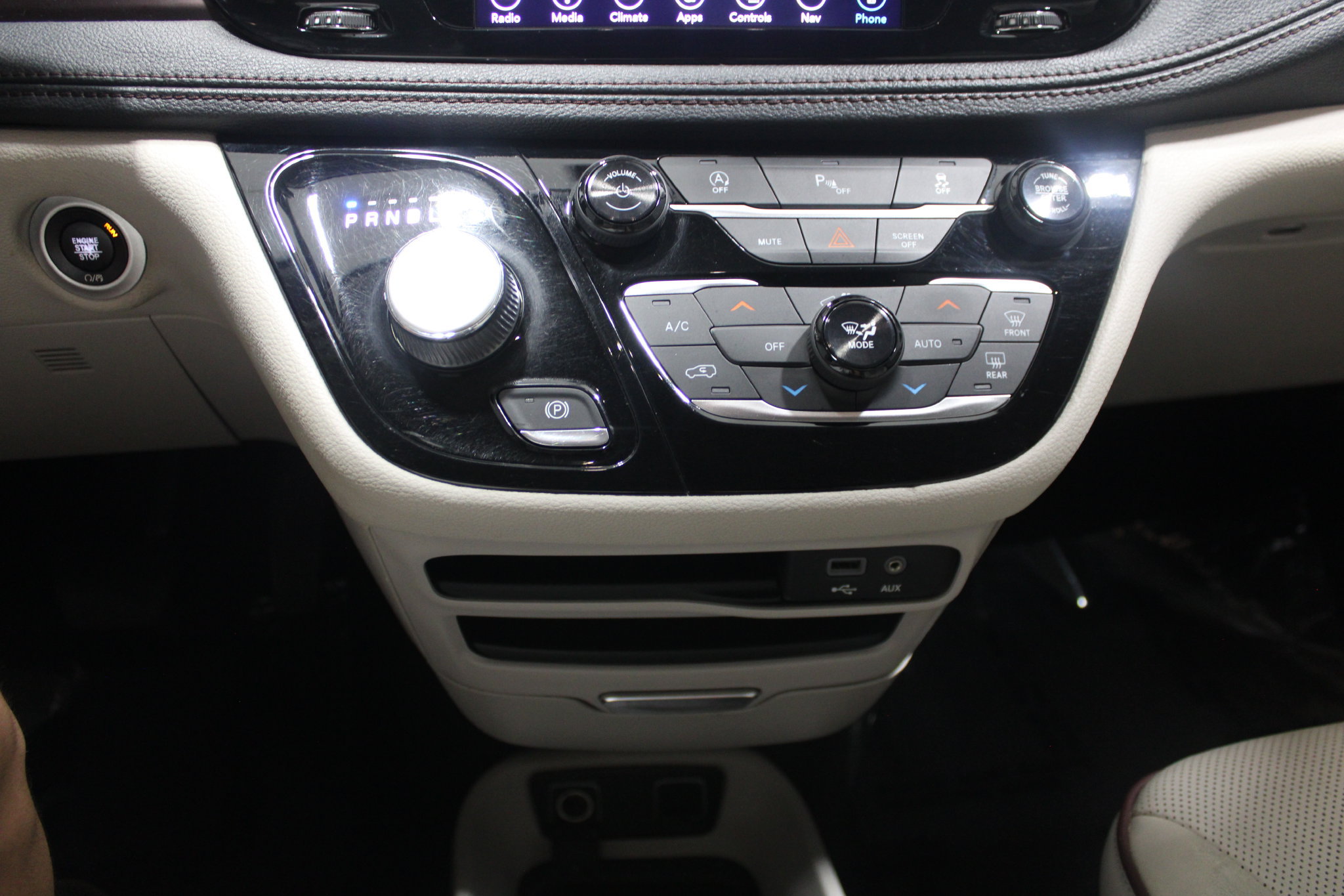 Used 2019 Chrysler Pacifica Limited FWD image 29
