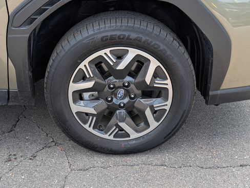 Certified 2025 Subaru Forester Premium AWD/4WD image 15