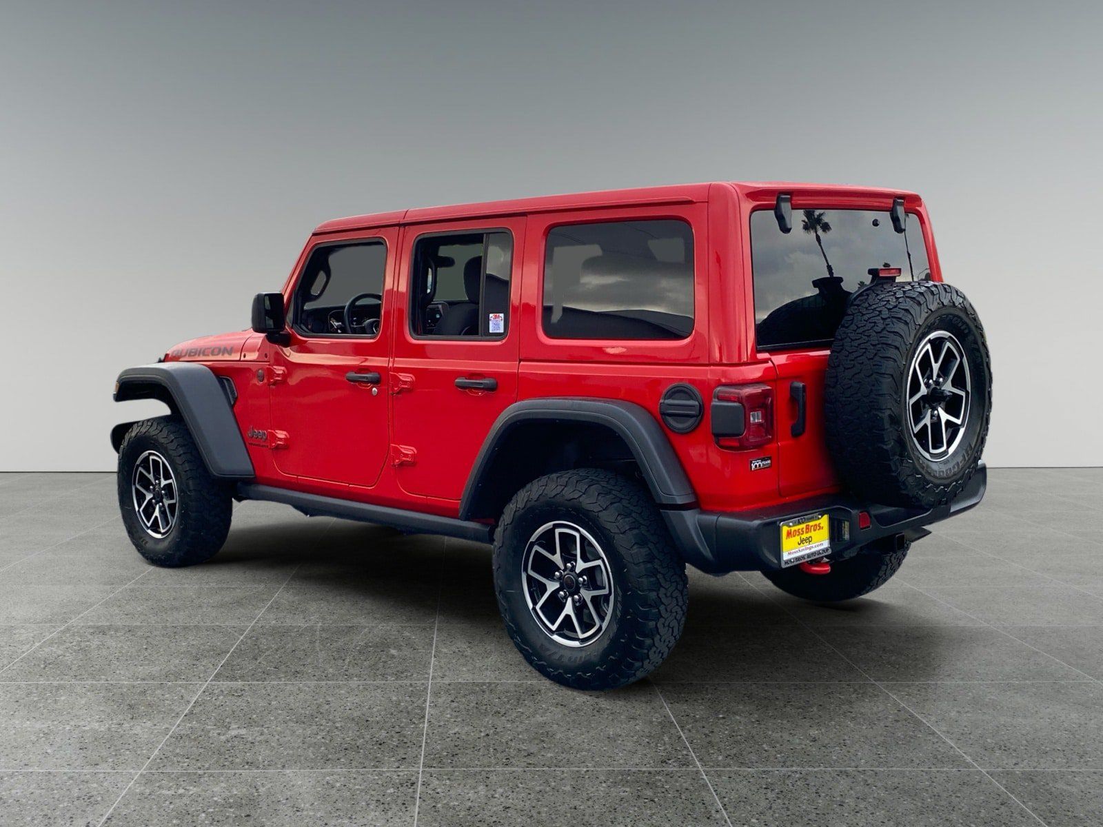 Used 2025 Jeep Wrangler Unlimited Rubicon AWD/4WD image 3