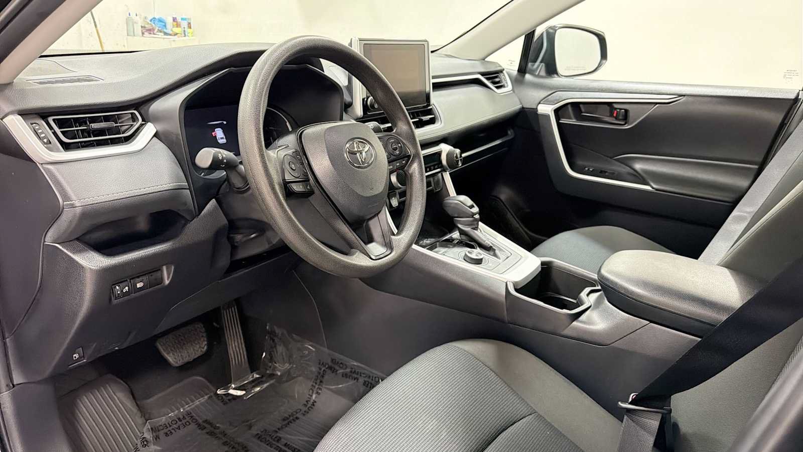Certified 2025 Toyota RAV4 LE AWD/4WD image 12