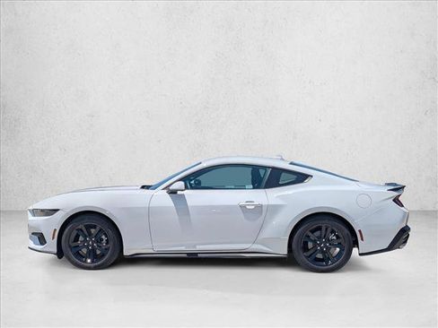 Used 2025 Ford Mustang Coupe RWD image 8