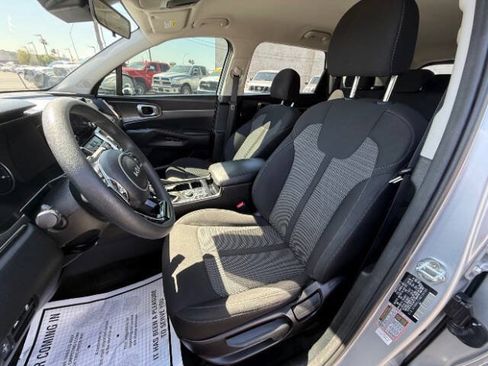 Used 2022 Kia Sorento LX FWD image 15