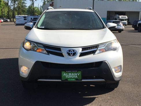 Used 2015 Toyota RAV4 Limited w/ Technology Package AWD/4WD image 10