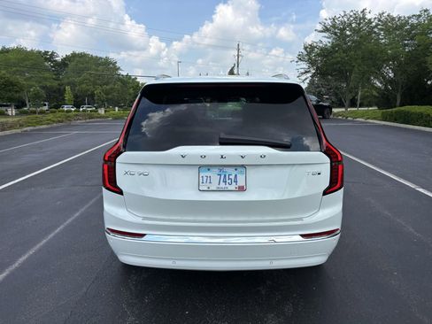 New 2026 Volvo XC90 T8 Plus w/ Protection Package Premier image 6