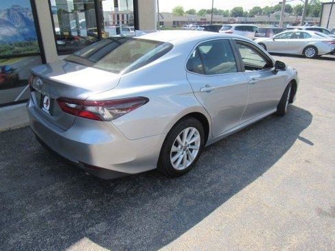Used 2021 Toyota Camry LE FWD image 7