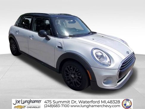 Used 2016 MINI Cooper 4-Door Hardtop FWD image 2