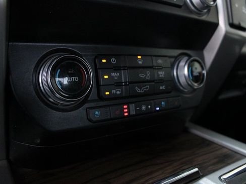 Used 2019 Ford F150 Lariat w/ Equipment Group 502A Luxury image 5