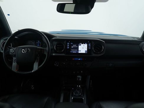 Used 2019 Toyota Tacoma TRD Sport image 13