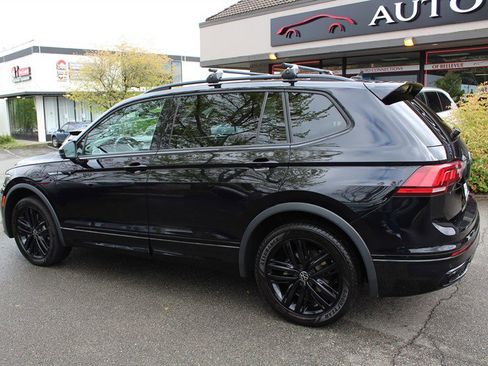 Used 2022 Volkswagen Tiguan SE R-Line image 3