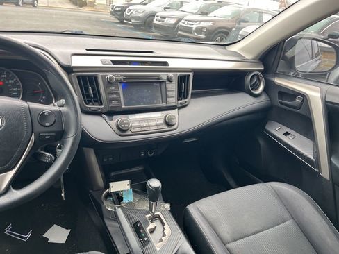 Used 2013 Toyota RAV4 XLE image 26