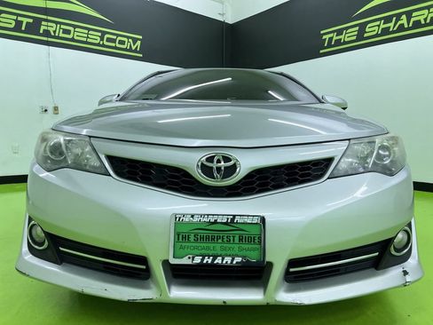 Used 2012 Toyota Camry SE FWD image 3