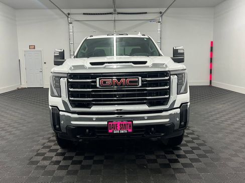 Used 2025 GMC Sierra 2500 SLT w/ SLT Premium Package AWD/4WD image 5