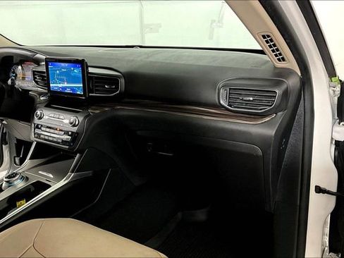 Used 2020 Ford Explorer Limited image 16