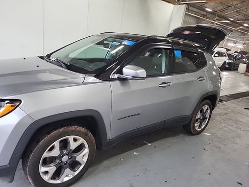 Used 2019 Jeep Compass Limited AWD/4WD image 9