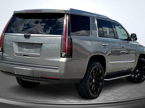 Used 2018 Cadillac Escalade 2WD image 7