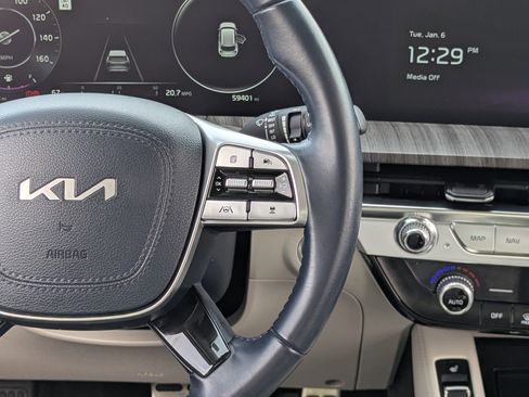 Certified 2023 Kia Telluride SX image 18