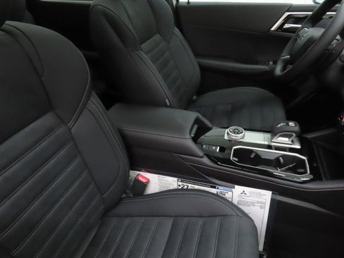 New 2026 Mitsubishi Outlander SE AWD/4WD image 25
