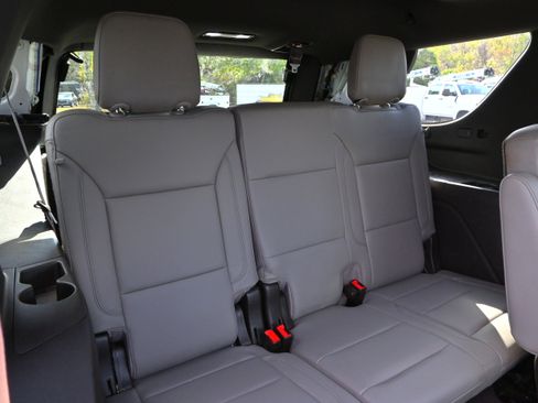 Used 2021 Chevrolet Tahoe LT w/ LT Signature Package image 12