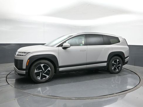 New 2026 Hyundai Ioniq 9 SE image 3