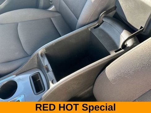 Used 2023 Chevrolet Malibu LT image 32