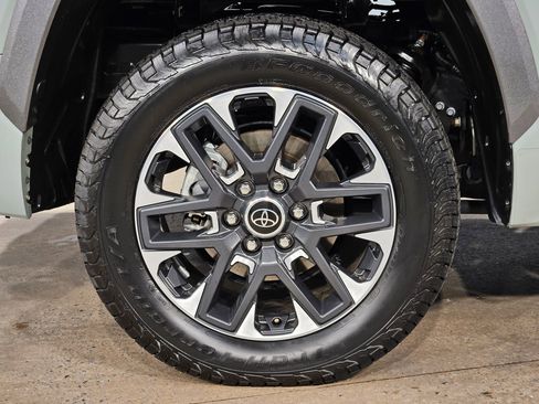 Used 2024 Toyota Tundra Limited image 17