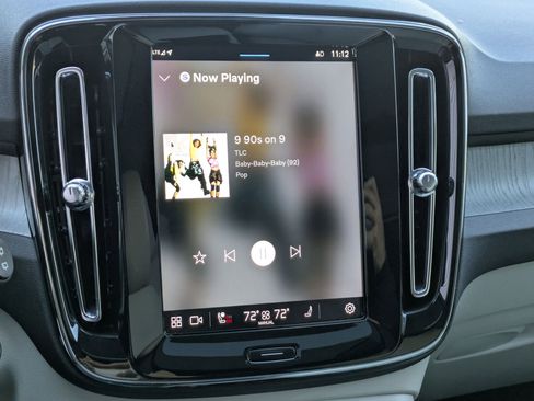 Used 2024 Volvo XC40 B5 Plus w/ Protection Package Premier image 19