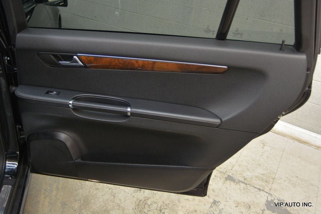 Used 2012 Mercedes-Benz R 350 BlueTEC 4MATIC image 11
